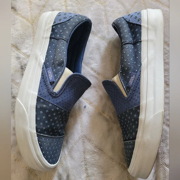 Vans Classic Slip On Blue White Skateboarding Women's Low Top Canvas VN0A33TB9HY - Picture 2 of 4